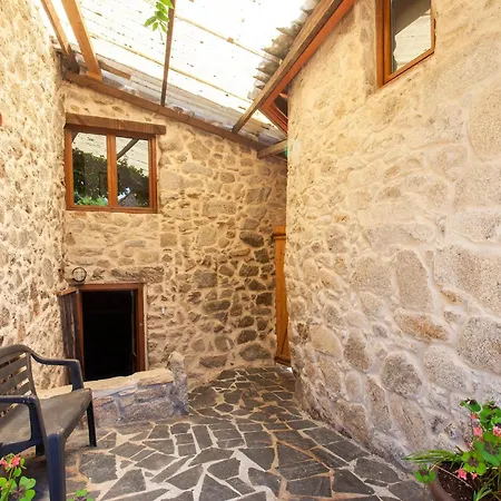 Traditional In Ribeira Sacra With Garden Castillon (Galicia)